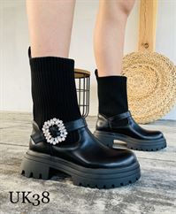 UK38 BLACK
