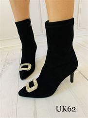 UK62 BLACK
